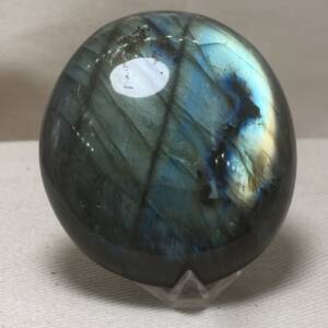 Galet en Labradorite