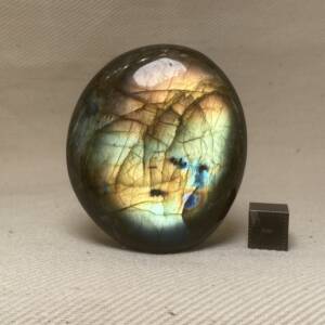 Galet en Labradorite
