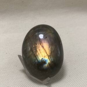 Galet en Labradorite