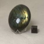 Galet en Labradorite