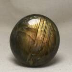 Galet en Labradorite