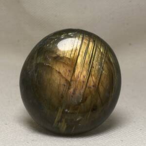 Galet en Labradorite