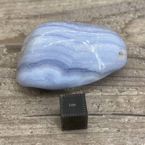 Calcédoine bleue polie