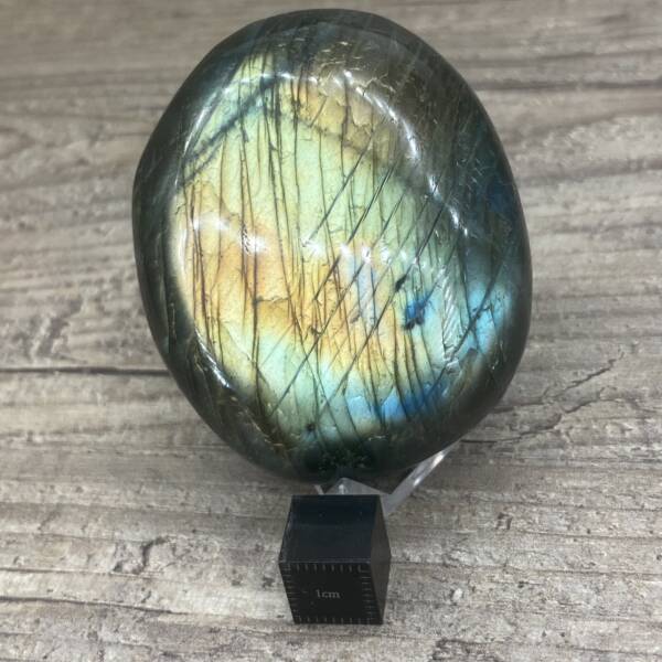 Galet en Labradorite