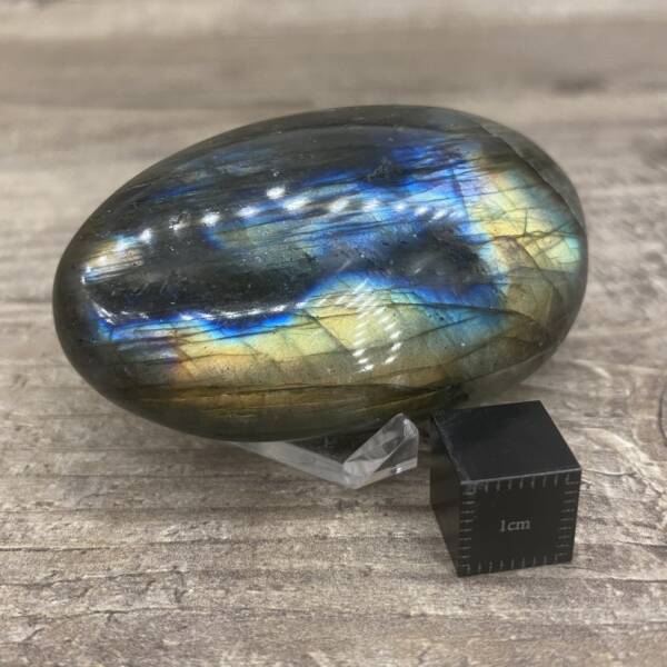 Galet en Labradorite