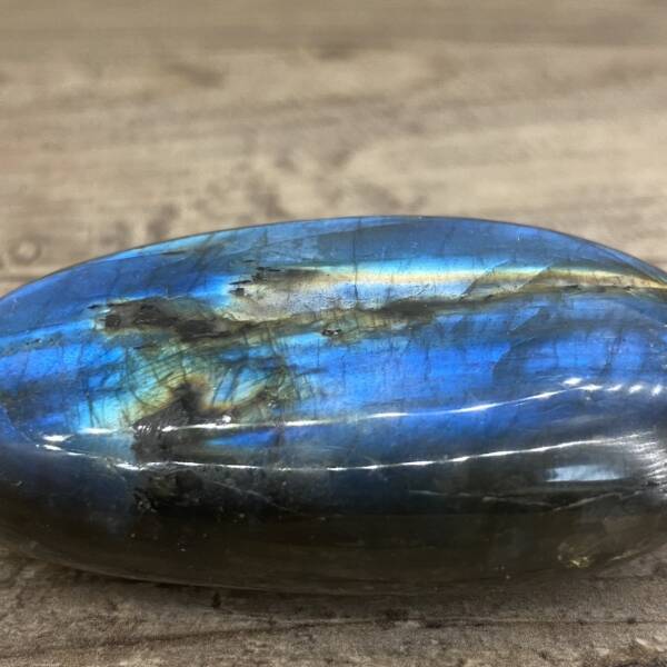 Galet en Labradorite