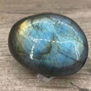 Galet en Labradorite