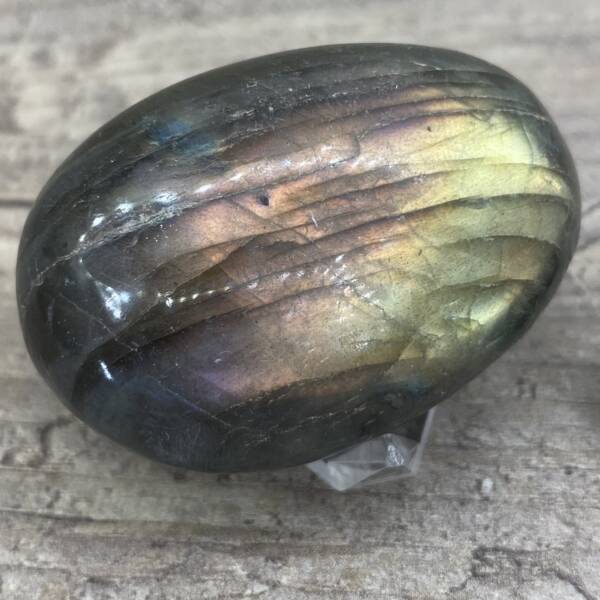 Galet en Labradorite