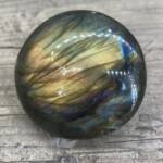 Galet en Labradorite
