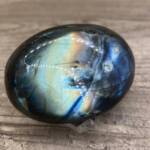 Galet en Labradorite
