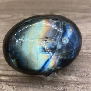 Galet en Labradorite