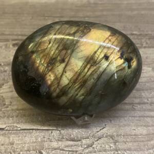 Galet en Labradorite