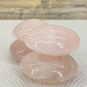 Galet en Quartz rose