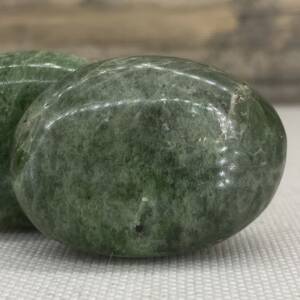 Galet en Diopside