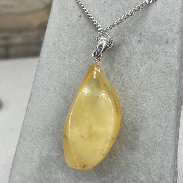 Pendentif en ambre