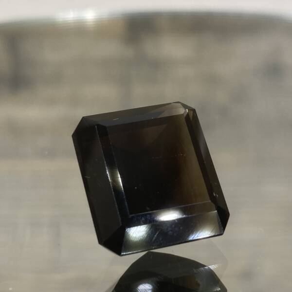 Quartz fumé taillé