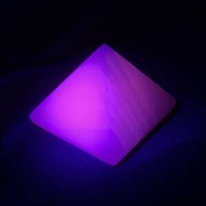 Pyramide Manganocalcite