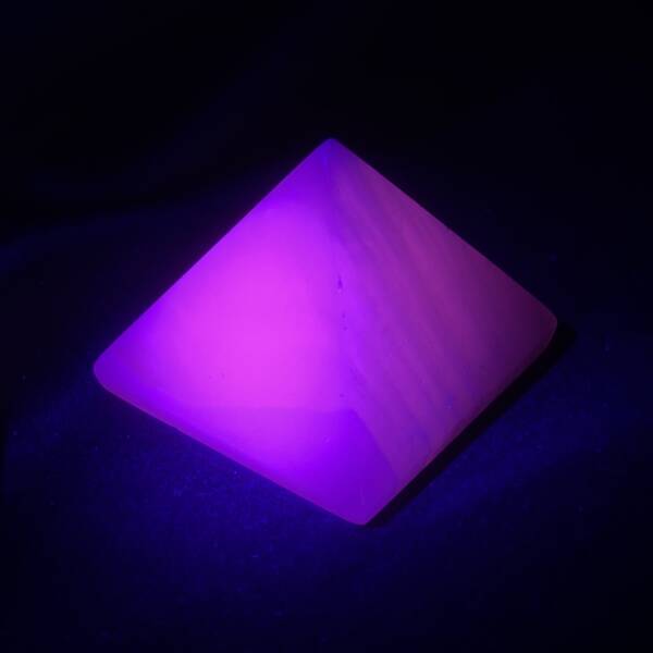 Pyramide Manganocalcite