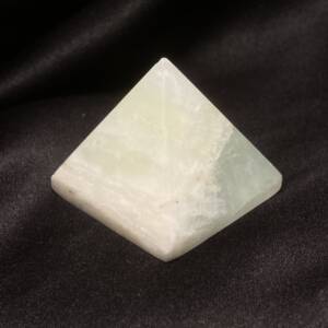 Pyramide Calcite