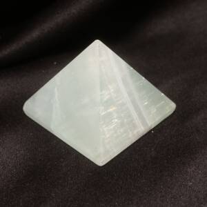 Pyramide Calcite