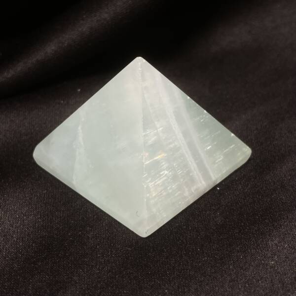 Pyramide Calcite