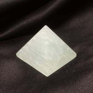 Pyramide Calcite