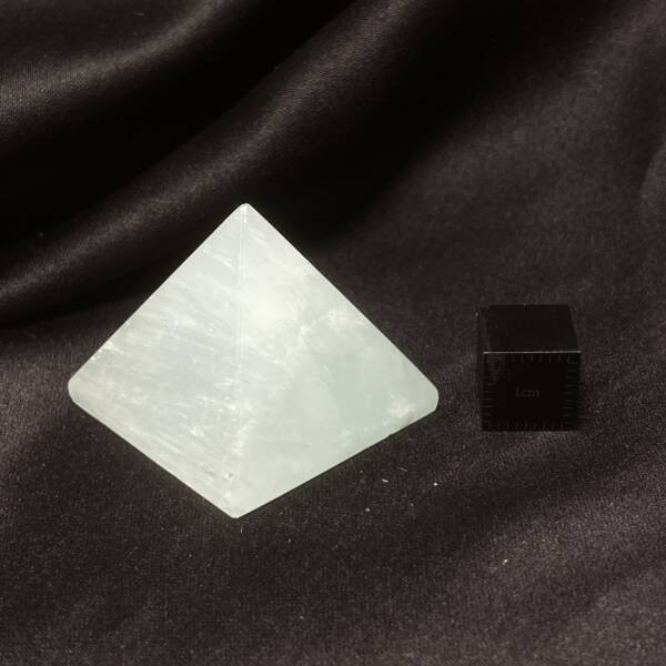 Pyramide Calcite