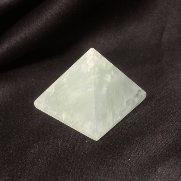 Pyramide Calcite