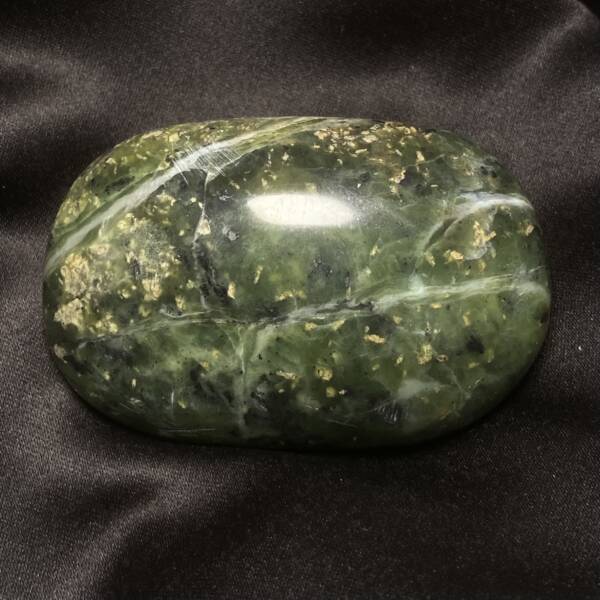 Galet Jade Néphrite