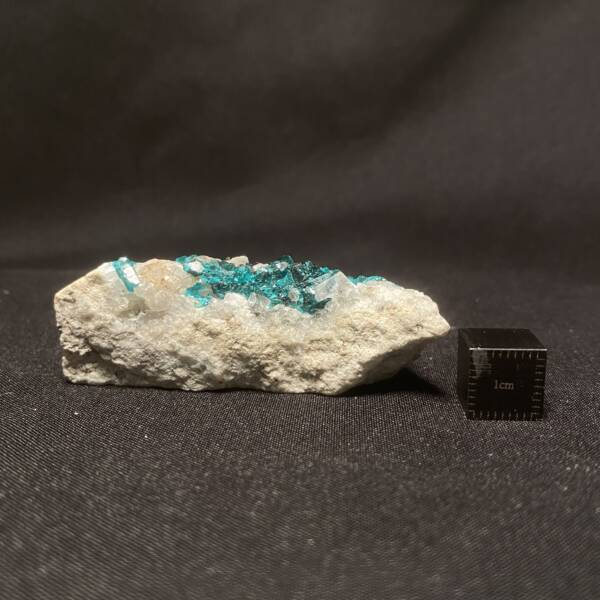 Dioptase et Calcite brut