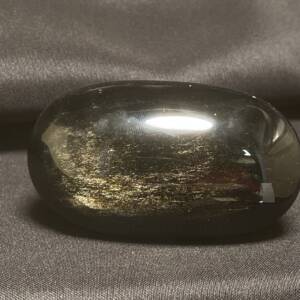 Galet en Obsidienne Dorée