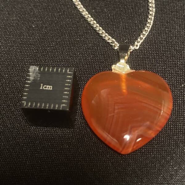 Pendentif en forme de cœur en Cornaline