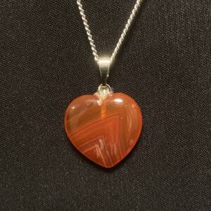 Pendentif en forme de cœur en Cornaline