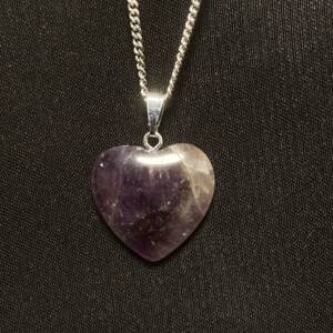 Pendentif en forme de cœur en Améthyste