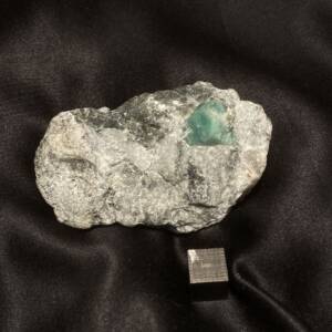 Emeraude sur gangue du brésil