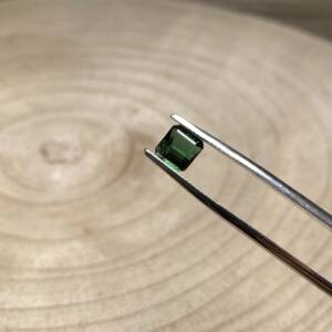 Tourmaline verte taillée