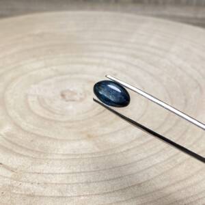Cabochon Cyanite