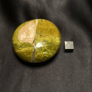 Galet en Opale Verte