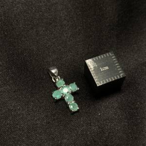 Pendentif Croix Emeraude