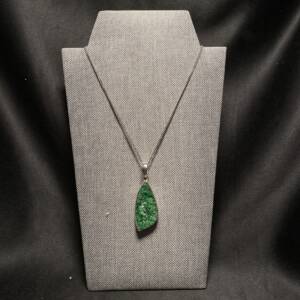 Pendentif Ouvarovite